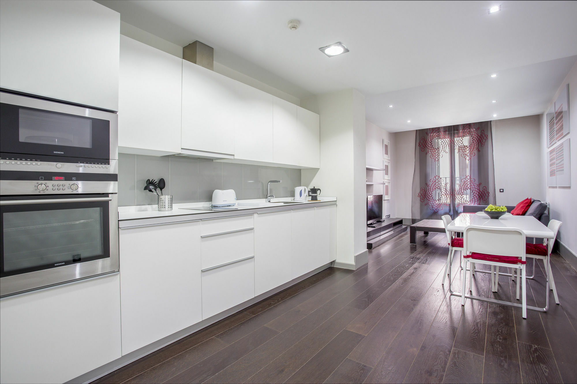 Gran Via Suites Madrid Exterior foto