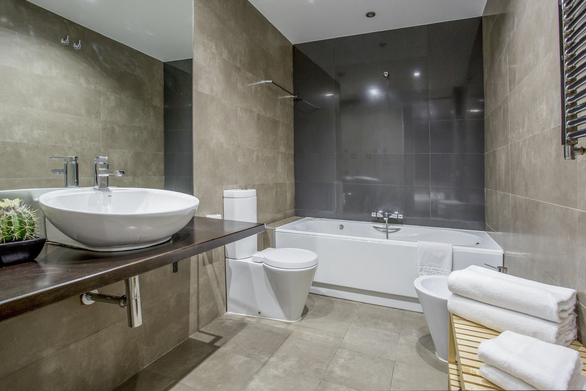 Gran Via Suites Madrid Exterior foto