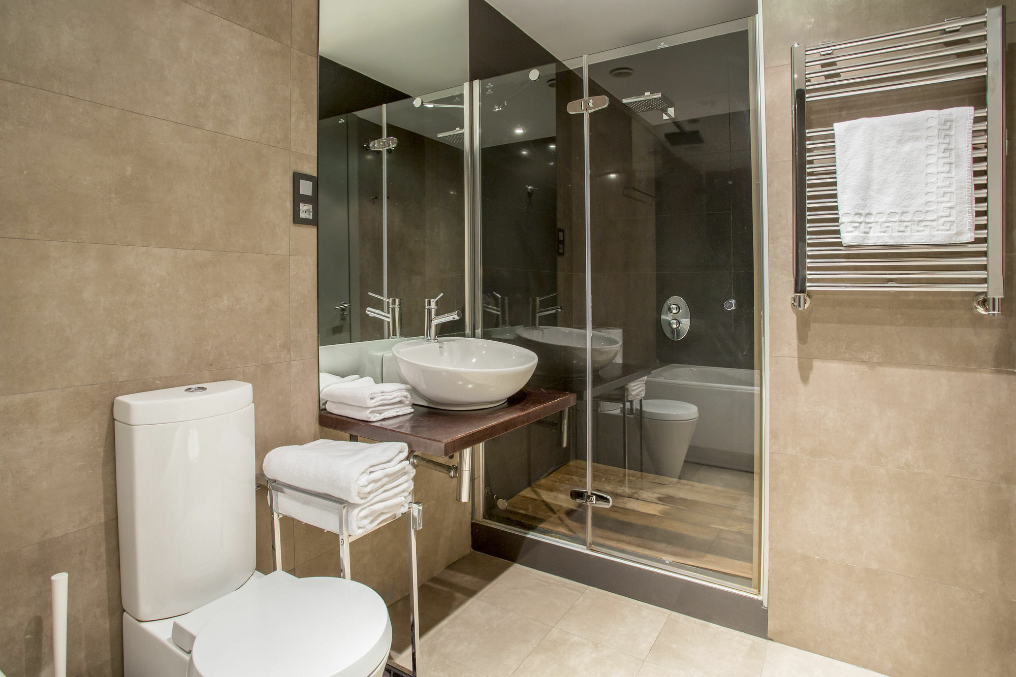 Gran Via Suites Madrid Exterior foto