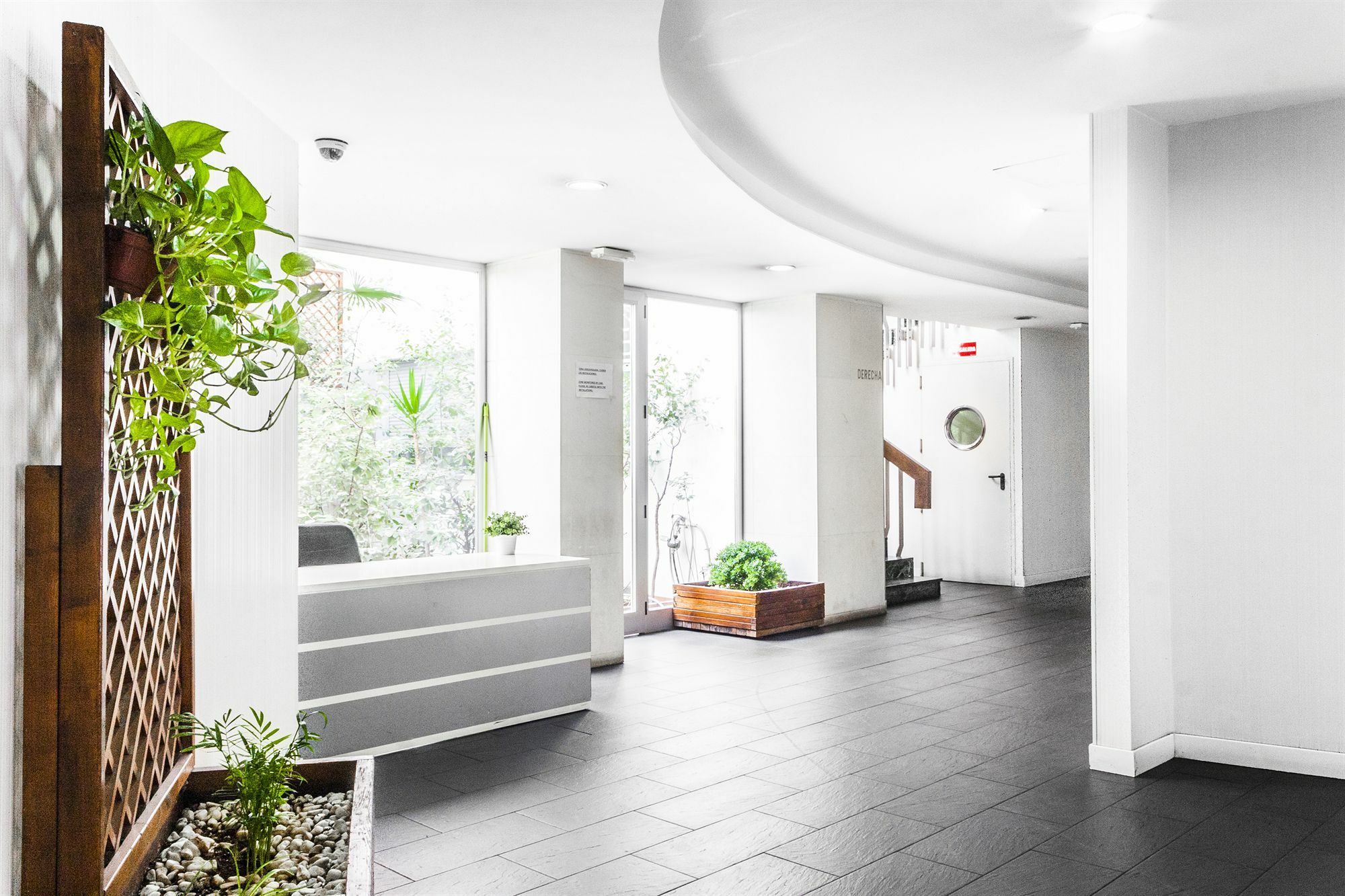 Gran Via Suites Madrid Exterior foto