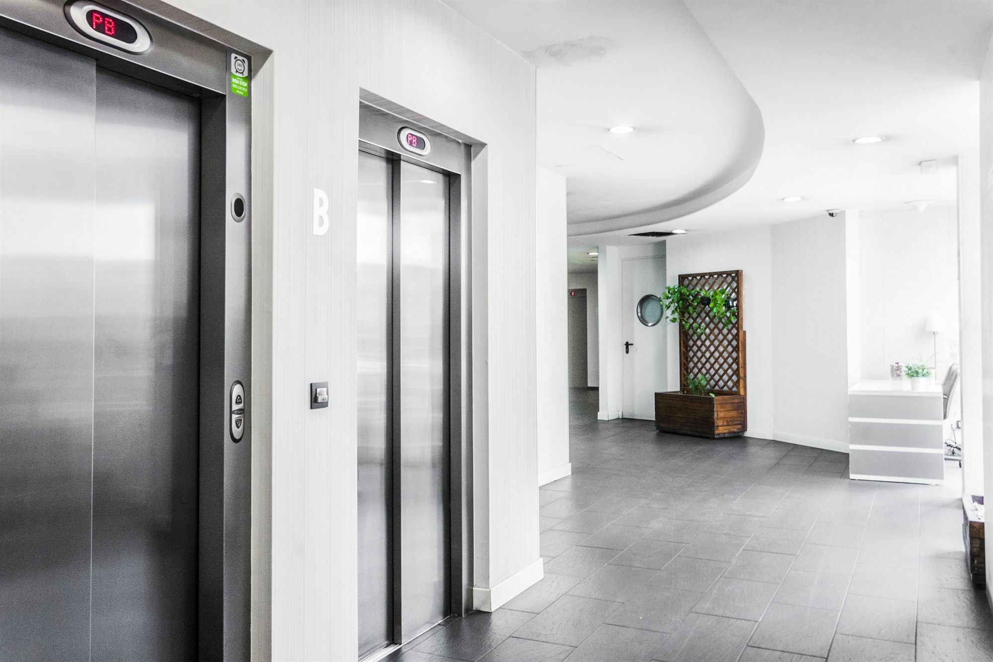 Gran Via Suites Madrid Exterior foto